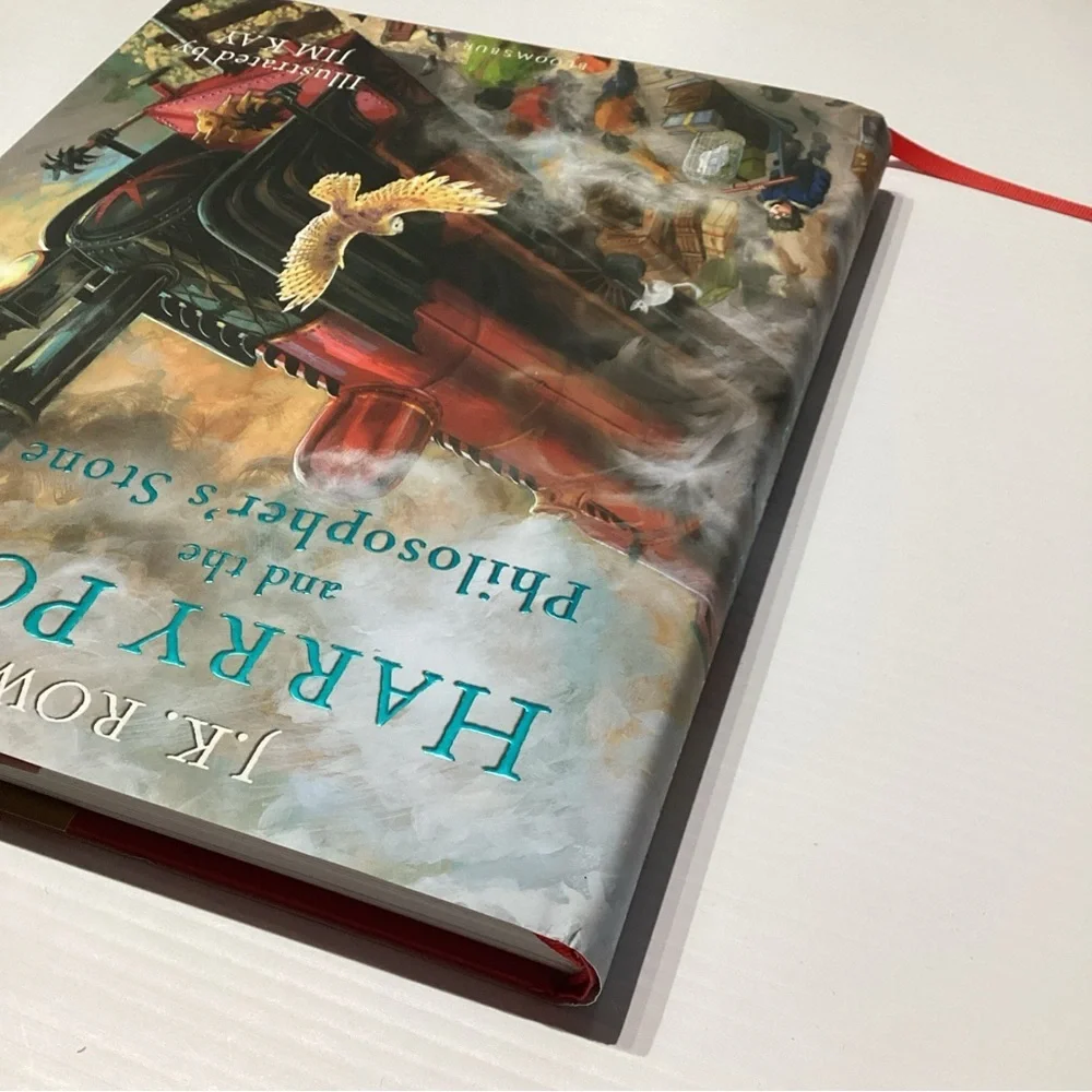 Harry Potter and the Philosopher's Stone: Illustrated Edition 1st Edition - Picture 8 of 13